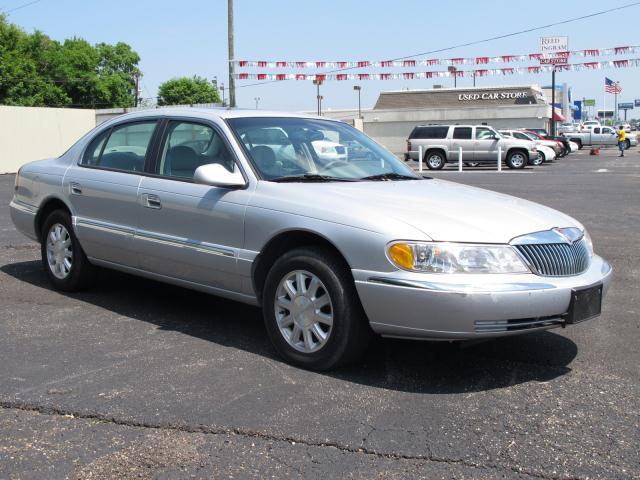 Photo of 2000 Lincoln Continental