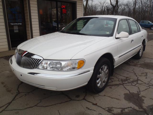Photo of 2001 Lincoln Continental