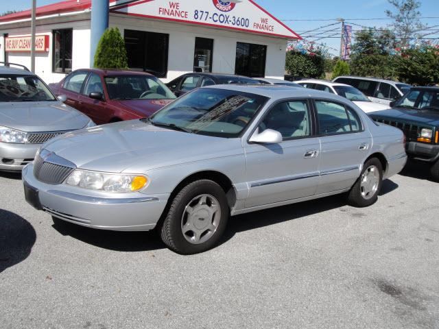 Photo of 1999 Lincoln Continental