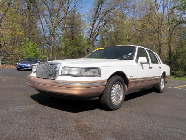 Photo of 1997 Lincoln Town Car