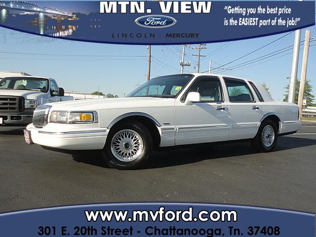 Photo of 1996 Lincoln Town Car
