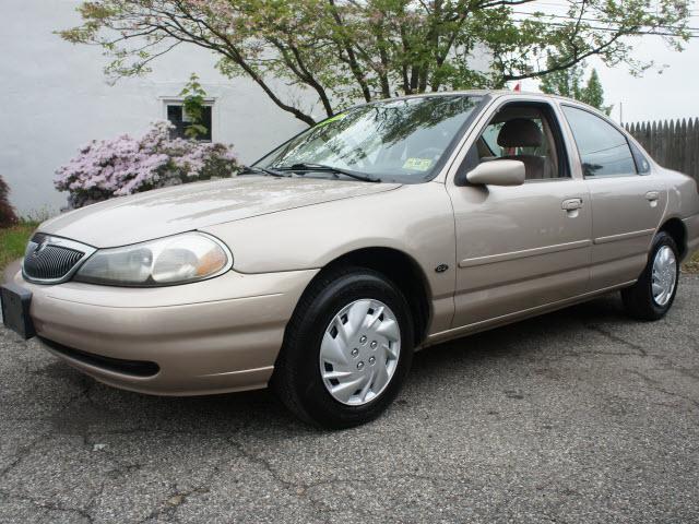 Photo of 1999 Mercury Mystique