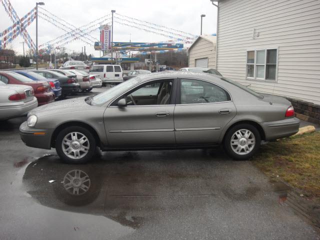 Photo of 2004 Mercury Sable