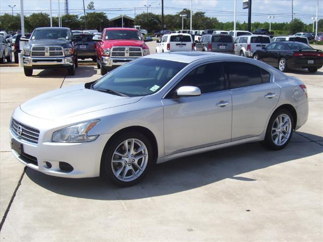 Photo of 2009 Nissan Maxima