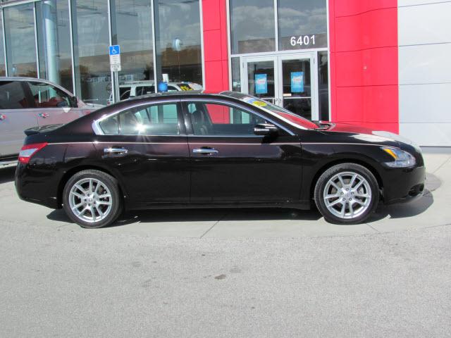 Photo of 2010 Nissan Maxima