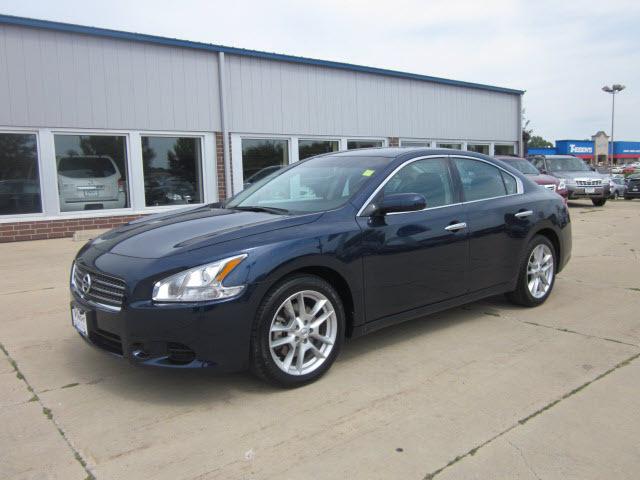 Photo of 2011 Nissan Maxima