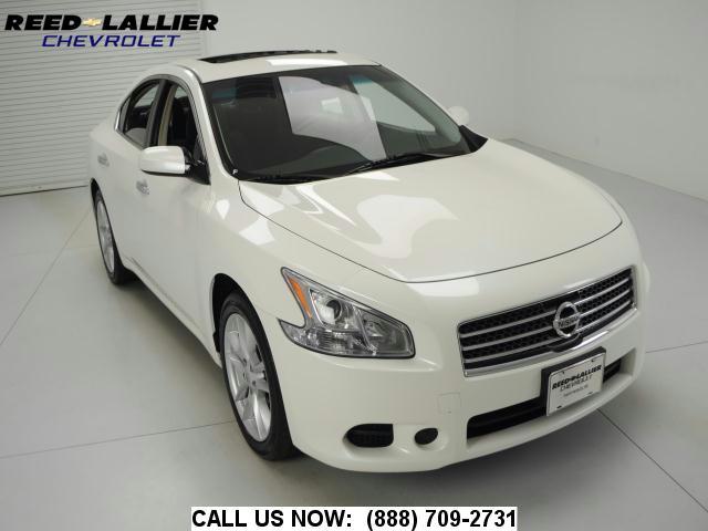 Photo of 2011 Nissan Maxima