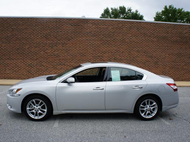 Photo of 2010 Nissan Maxima