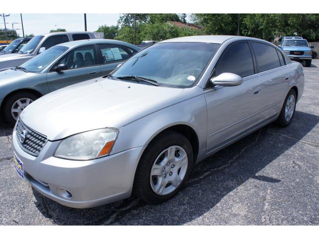 Photo of 2005 Nissan Altima