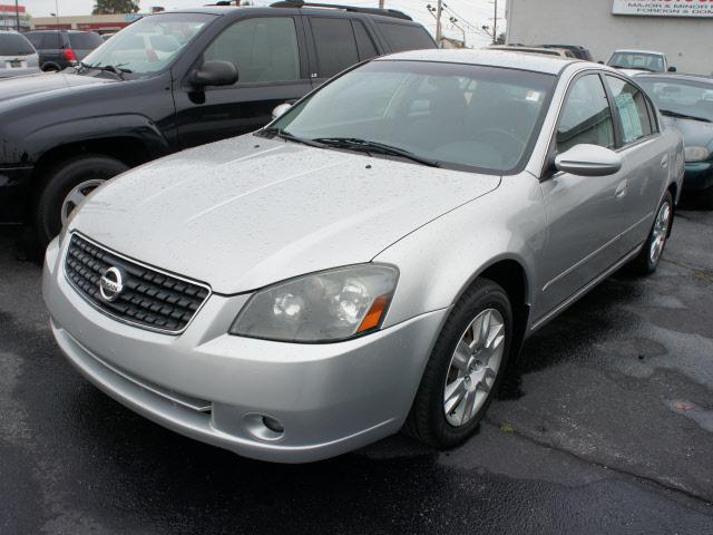 Photo of 2005 Nissan Altima
