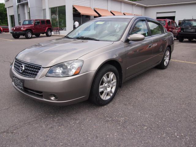 Photo of 2005 Nissan Altima