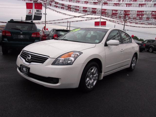 Photo of 2009 Nissan Altima