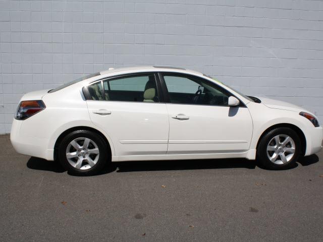 Photo of 2009 Nissan Altima