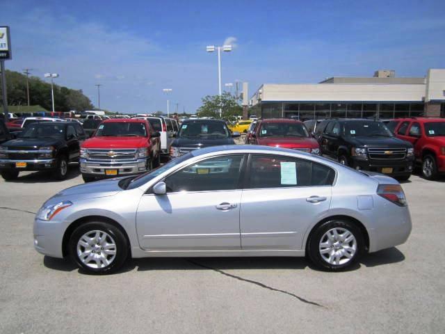 Photo of 2010 Nissan Altima
