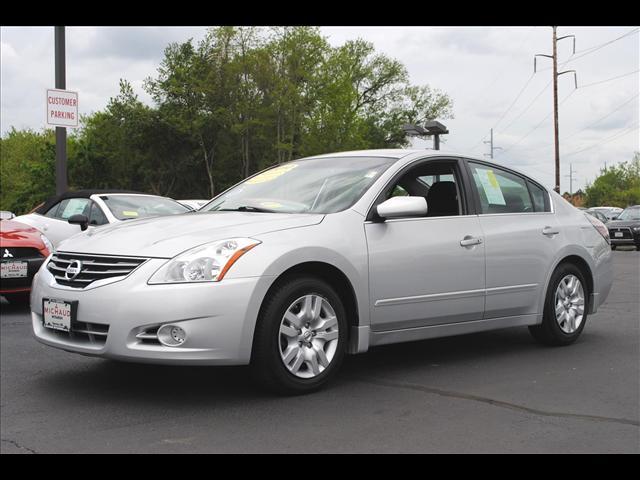Photo of 2010 Nissan Altima