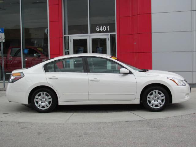 Photo of 2010 Nissan Altima