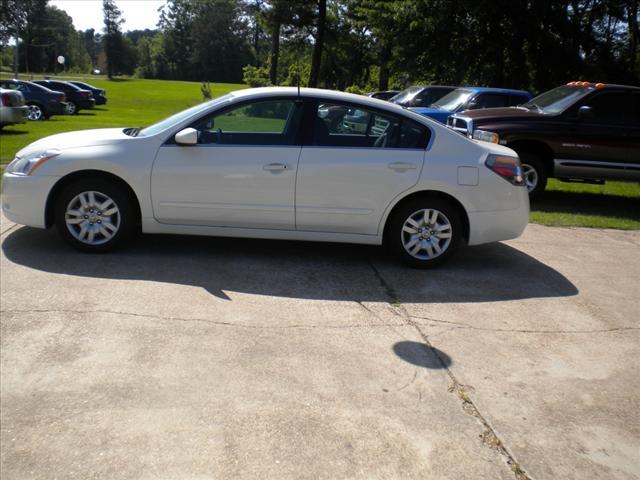Photo of 2010 Nissan Altima