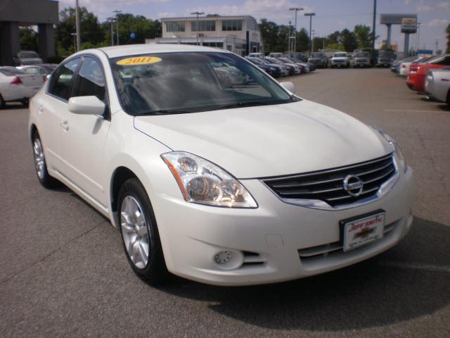 Photo of 2011 Nissan Altima
