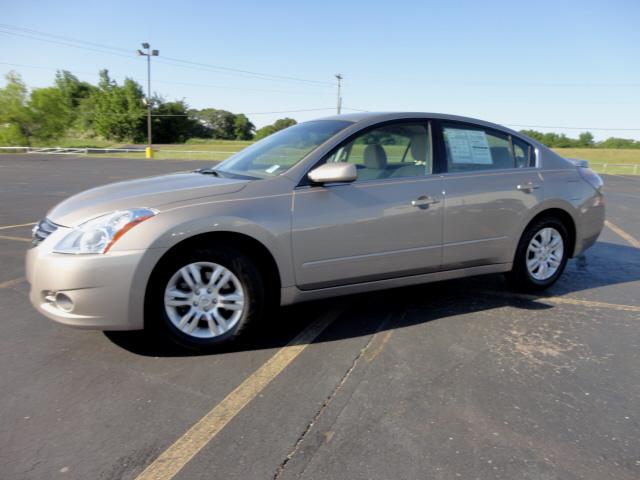 Photo of 2011 Nissan Altima