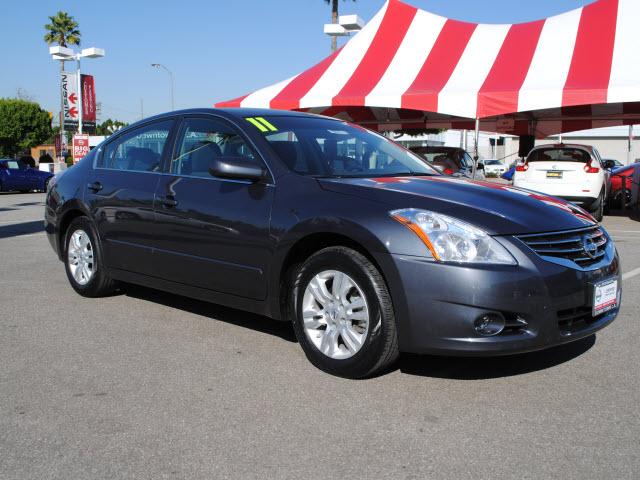 Photo of 2011 Nissan Altima