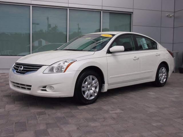 Photo of 2010 Nissan Altima