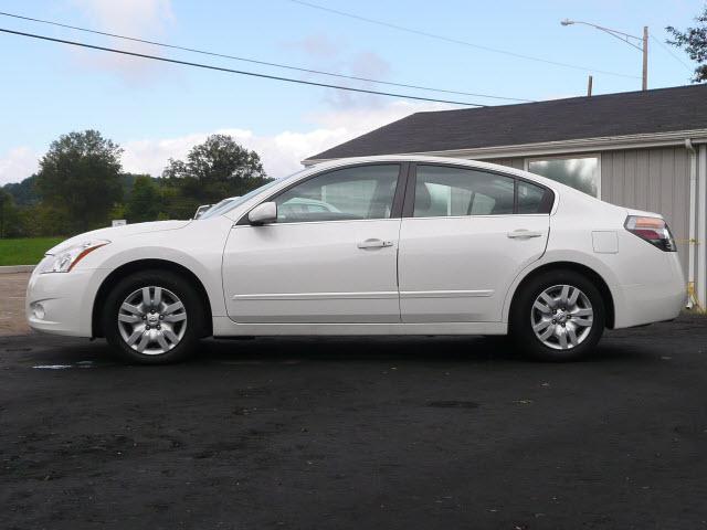Photo of 2010 Nissan Altima