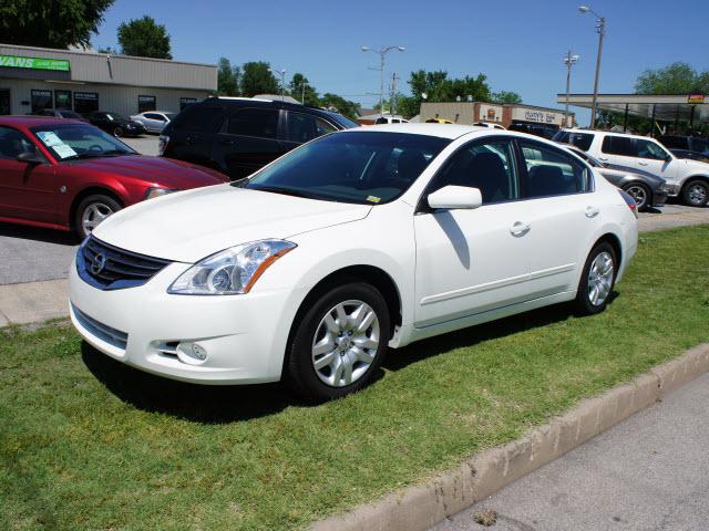 Photo of 2011 Nissan Altima