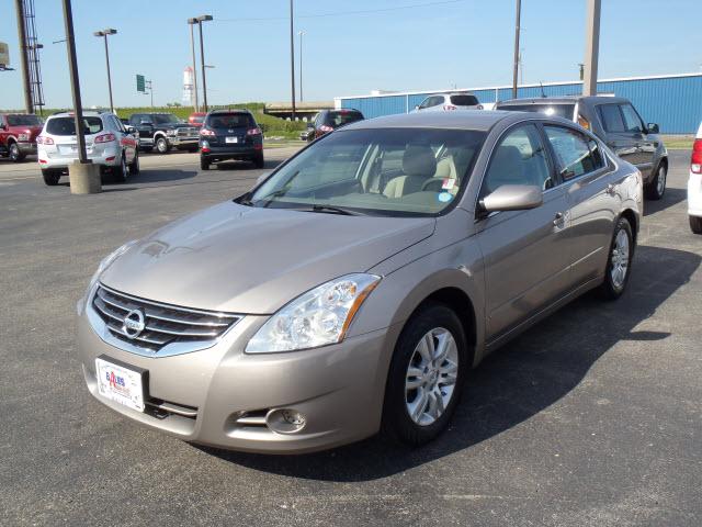 Photo of 2011 Nissan Altima