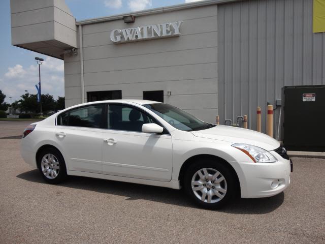 Photo of 2011 Nissan Altima