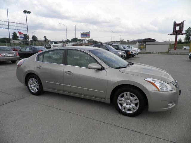 Photo of 2010 Nissan Altima