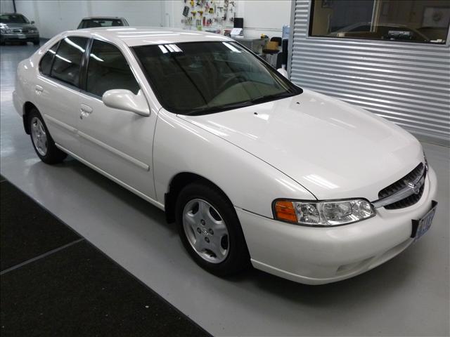 Photo of 2000 Nissan Altima
