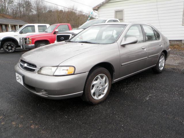 Photo of 1999 Nissan Altima