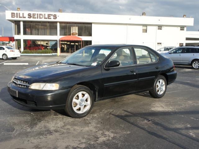 Photo of 1999 Nissan Altima