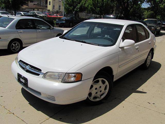 Photo of 1998 Nissan Altima