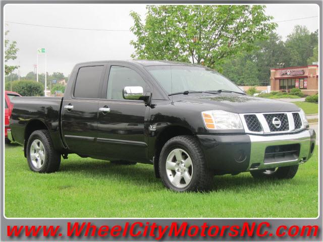 Photo of 2004 Nissan Titan