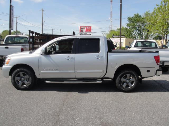 Photo of 2005 Nissan Titan