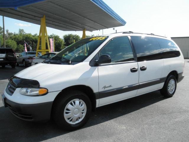 Photo of 1998 Plymouth Grand Voyager