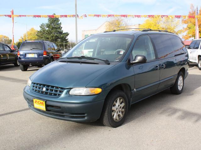 Photo of 2000 Plymouth Grand Voyager
