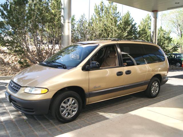 Photo of 1996 Plymouth Grand Voyager