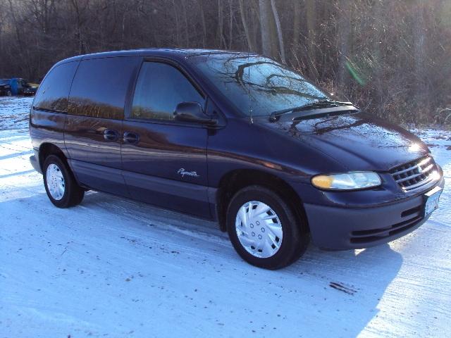Photo of 1999 Plymouth Voyager