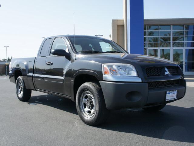 Photo of 2008 Mitsubishi Raider