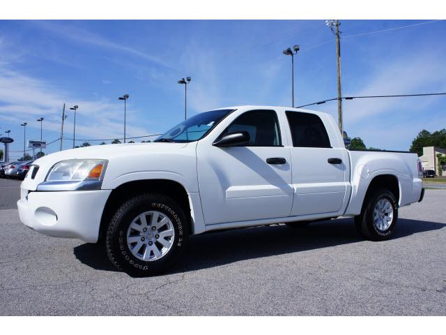 Photo of 2006 Mitsubishi Raider