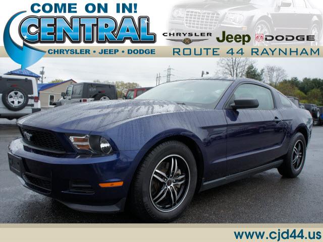 Photo of 2011 Ford Mustang