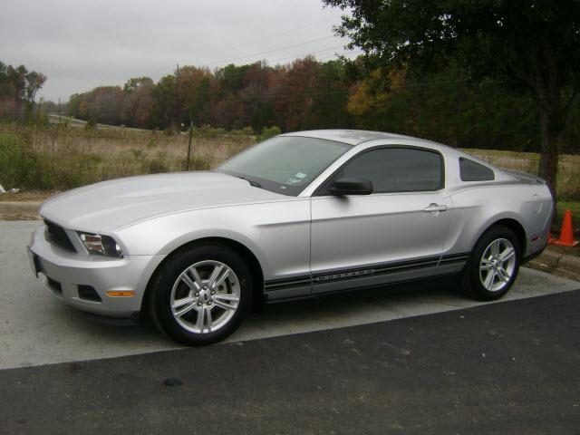 Photo of 2010 Ford Mustang