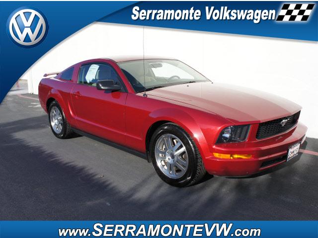 Photo of 2005 Ford Mustang