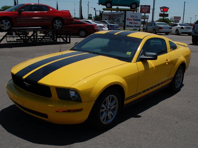 Photo of 2005 Ford Mustang