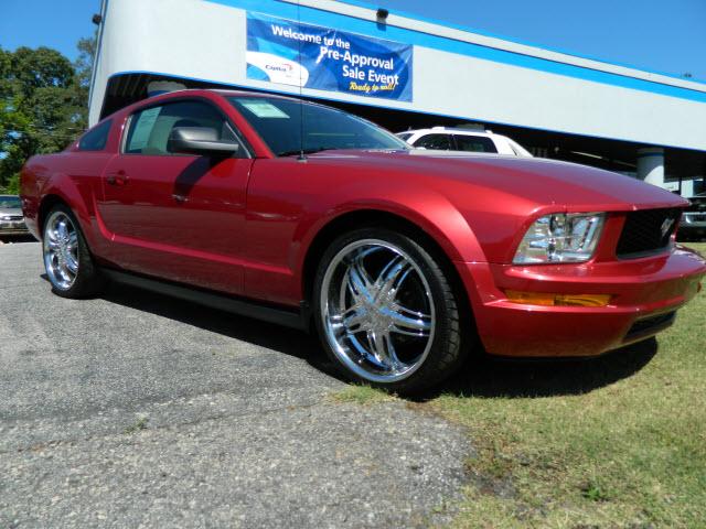 Photo of 2005 Ford Mustang
