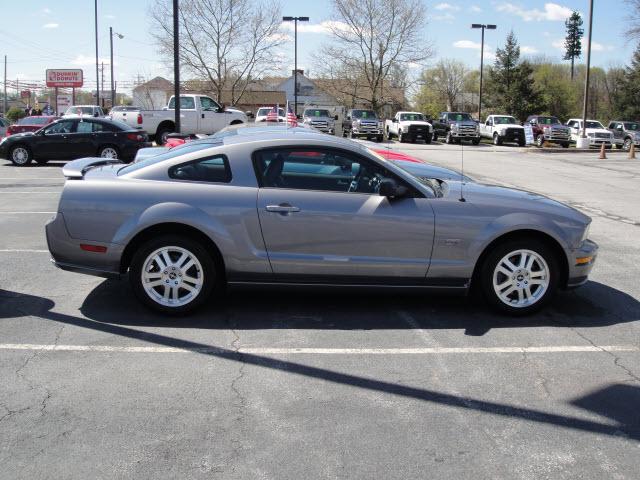 Photo of 2007 Ford Mustang