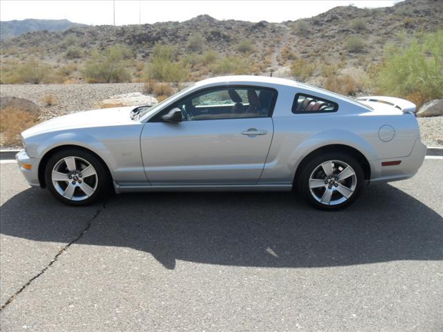 Photo of 2006 Ford Mustang