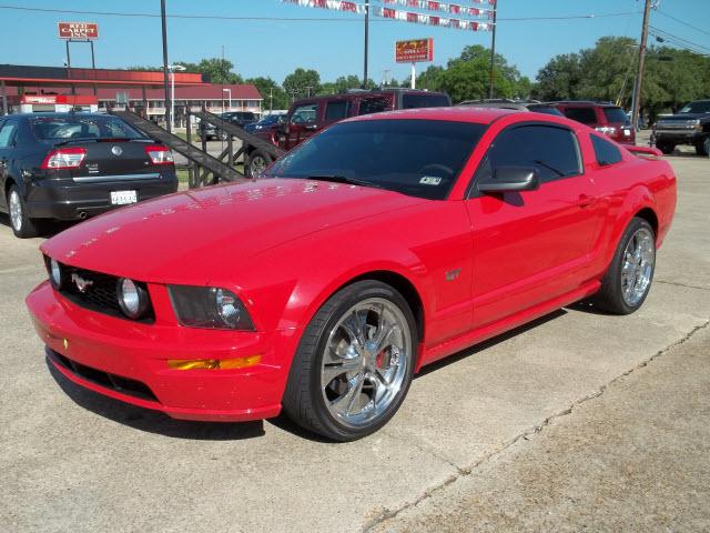 Photo of 2006 Ford Mustang